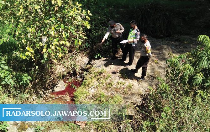 Olah TKP oleh kepolisian di sekitar lokasi kejadian, Selasa (15/9).