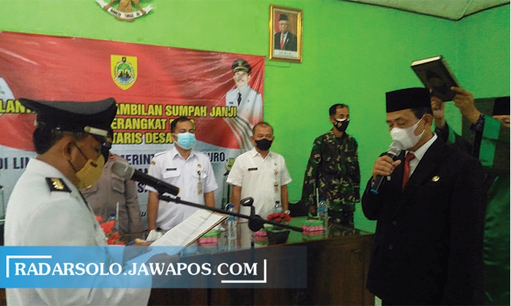 Pelantikan mutasi perangkat Desa Puro, Karangmalang, Rabu (18/8) kemarin. (AHMAD KHAIRUDIN/RADAR SOLO)