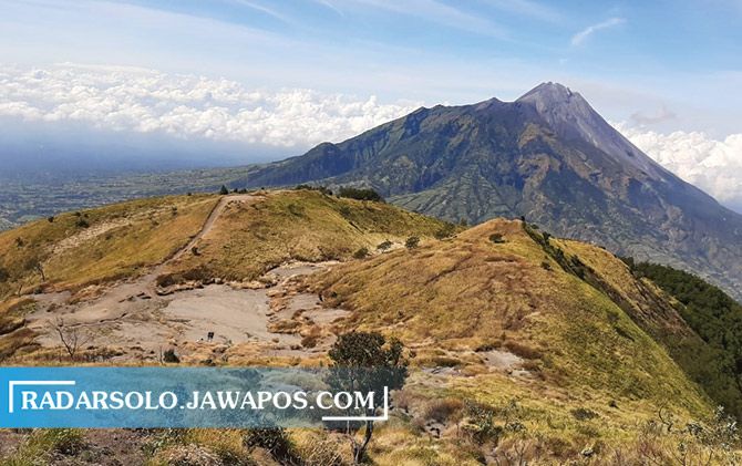 Keindahan Gunung Merbabu menjadi daya tarik pendaki.