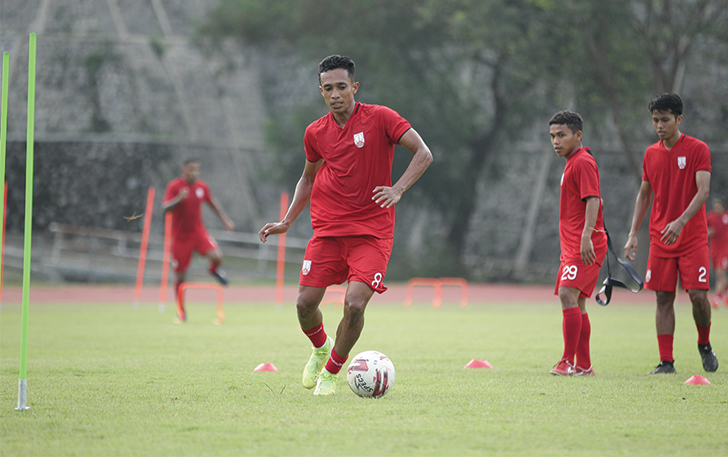 GANTI JERSEY: Gelandang bertahan Persis Solo Zamrony ternyata batal bermain untuk Persis Solo di Liga 2 2021, dia dipinjamkan ke PSPS Pekanbaru. (OFISIAL PERSIS SOLO)