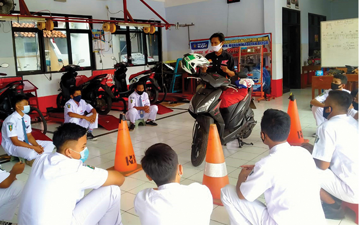 Suasana Ekstrakurikuler #Cari Aman Sekolah Binaan Honda. (ISTIMEWA)