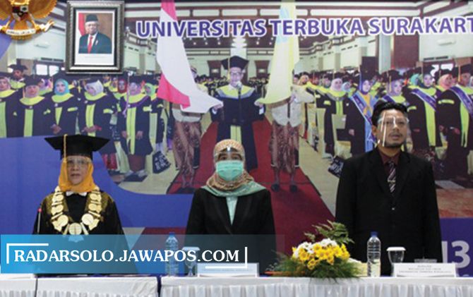 KHIDMAT: UT Surakarta mewisuda 630 mahasiswa.