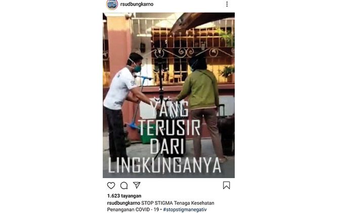 Tangkapan layar video penjemputan tenaga medis dari kos-kosan yang diunggah di Instagram RSUD Bung Karno.