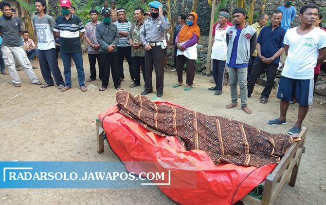 Jenazah warga Desa Tempurharjo, Kecamatan Eromoko di rumah duka.