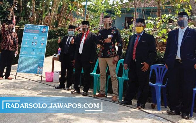 Suasana acara hajatan di Desa Sewurejo, Mojogedang, kemarin.