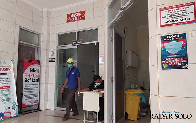 Suasana di depan IGD RSUD dr Soediran Mangun Sumarso Wonogiri.