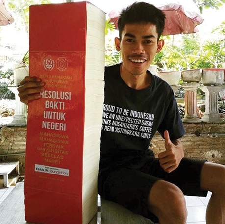 Lenang Manggala, terus berjuang untuk  Nyalakan Indonesia dengan Literasi. (ISTIMEWA)