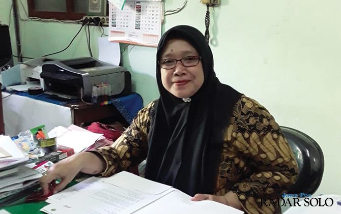 SEKOLAH UNGGULAN: Waka Kurikulim MAN 2 Surakarta Sita Kurniasari