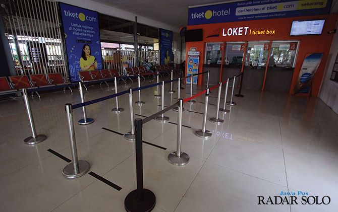 Kondisi Stasiun Solo Balapan yang sepi.