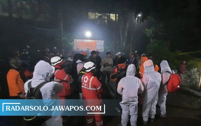 Tim gabungan relawan memastikan mayat yang ditemukan merupakan pendaki Lawu yang sebelumnya dilaporkan hilang.