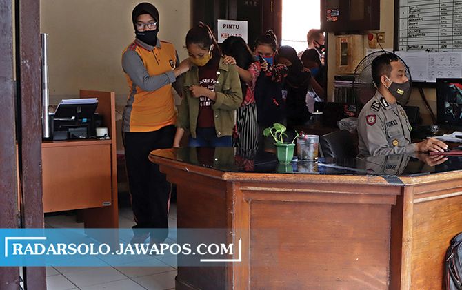 Sembilan ABG putri yang menjadi pelaku aksi bullying dan tindak kekerasan ditangani Unit Perlindungan Perempuan dan Anak Satreskrim Polresta Surakarta.