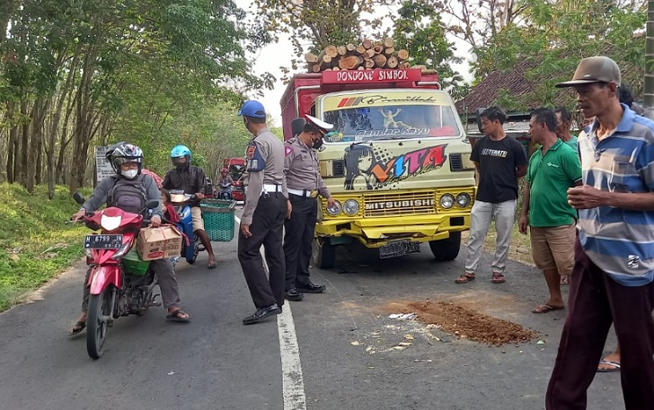 di jalan Mojogedang – Karangpandan, tepatnya di Desa Tohkuning, Karangpandan, Karanganyar,