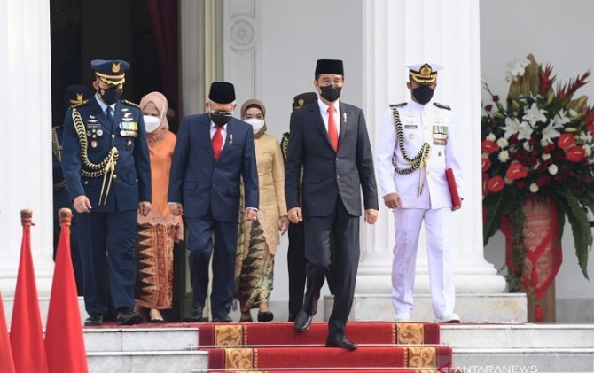 Manajer Program SMRC, Saidiman Ahmad mengatakan beberapa pengamat dari luar negeri mengapresiasi pencapaian pemerintahan Presiden Joko Widodo di sektor ekonomi, seperti keterbukaan ekonomi dan pembangunan infrastruktur. (ANTARA)