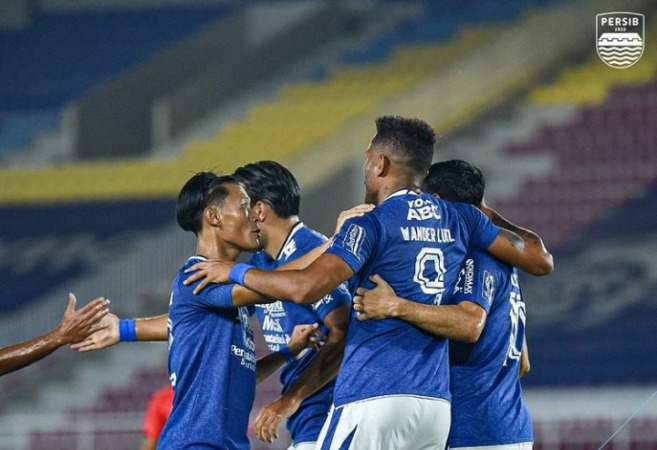 Pemain Persib Bandung merayakan gol di laga lanjutan Liga 1 di Stadion Manahan. (INSTAGRAM OFFICIAL PERSIB BANDUNG)