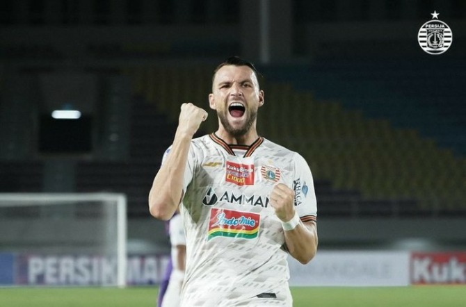 Striker Persija Jakarta Marco Simic usai mencetak gol dalam laga lanjutan BRI Liga 1 2021/2022. (INSTAGRAM OFFICIAL PERSIJA JAKARTA)