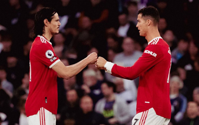 Edinson Cavani dan Cristiano Ronaldo jadi andalan lini serang Manchester United di Liga Inggris 2021/2022. (OFFICIAL MANCHESTER UNITED)