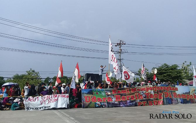 Hari ketiga aksi massa di PT RUM, warga tetap menyerukan tuntutan yang sama