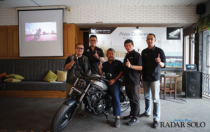 SPORTY: Launching Honda CMX 500 atau Honda Rebel di sela Deklarasi Komunitas Honda Rebel Community Indonesia (HRCI) Chapter Jateng di Semarang, Rabu (26/2).