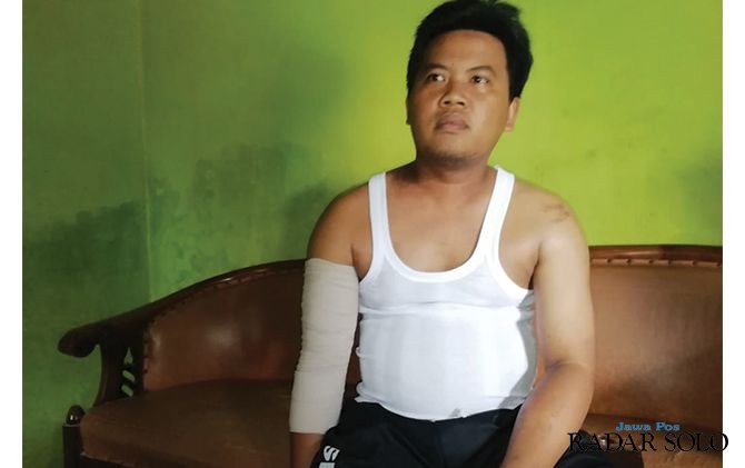 Endro Prasetyo, driver ojol yang terkena peluru nyasar polisi, kondisinya sudah membaik.