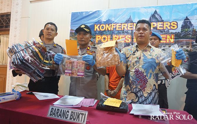 BARANG BUKTI: Gelar perkara curat di Mapolres Klaten, kemarin.