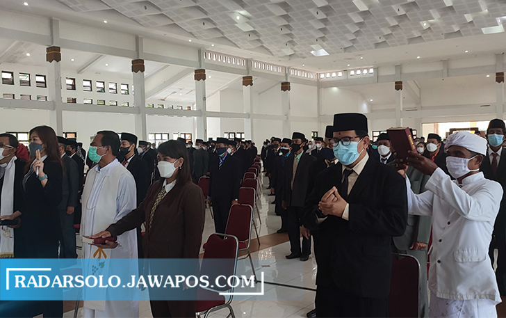 DILARANG CUTI SAAT NATARU: Pelantikan pejabat ASN di Gedung Sasana Manggala Sukowati (SMS), beberapa waktu lalu. (AHMAD KHAIRUDIN/RADAR SOLO)
