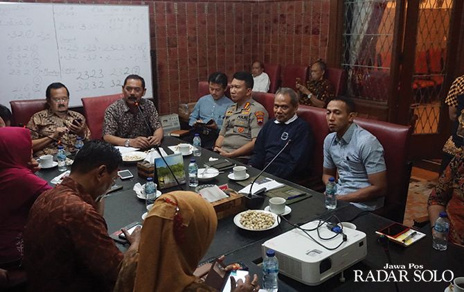 Rakor KLB korona yang digelar pemkot, Jumat (13/3) malam.