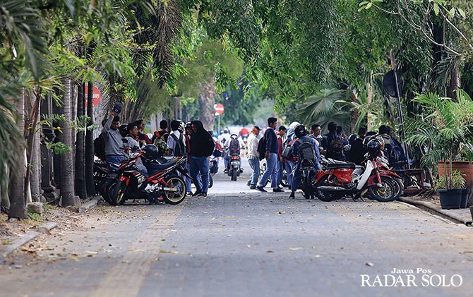 LOKASI BARU: City walk Jalan Slamet Riyadi yang sebagian lahannya digunakan untuk kantong parkir.