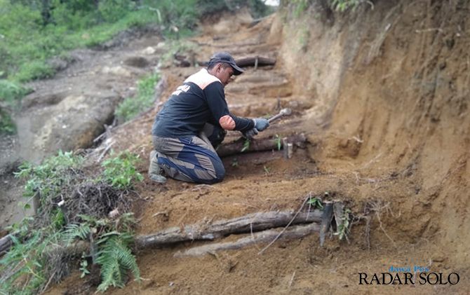 Jalur pendakian Gunung Merbabu rusak saat terjadi kebakaran hutan dan lahan
