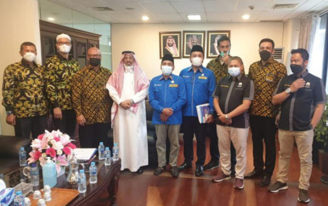 Sejumlah asosiasi penyelenggara umrah bertemu dengan Konsul Jenderal (Konjen) Arab Saudi di Jakarta Abdullah Muqed Al Mutury di Jakarta, Rabu (27/10). (Istimewa)