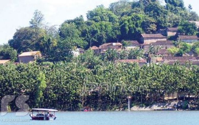 Makam Pangeran Samudro yang terletak di Gunung Kemukus menjadi jujukan para peziarah dari berbagai daerah di Indonesia