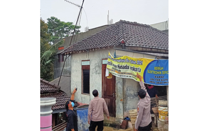 Lokasi pekerja bangunan tersengat listrik di proyek kios di Desa Tlobo, Jatiyoso. (ISTIMEWA)