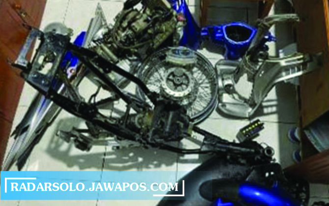 Barang bukti sepeda motor curian sudah dipreteli.