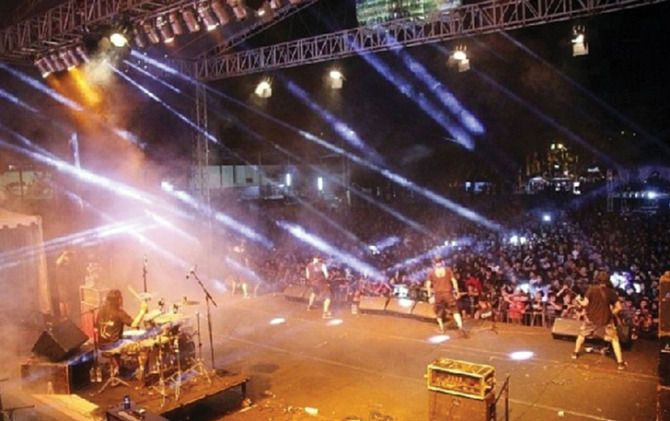 MERIAH: Rock In Solo yang digelar jauh sebelum pandemi Covid-19. (ISTIMEWA)