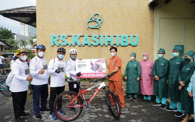 Telkom Regional IV Jateng menggelar kegiatan charity kepada tenaga kesehatan RS Kasih Ibu Solo.