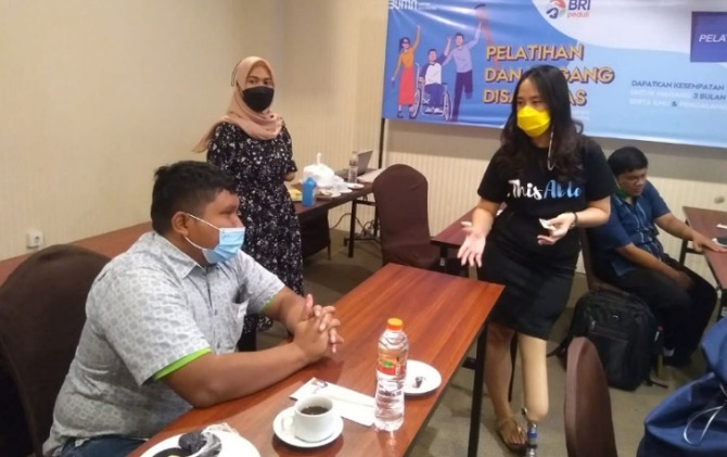 Melalui BRI Sahabat Disabilitas, BRI menggelar pelatihan kerja dan magang untuk penyandang disabilitas.