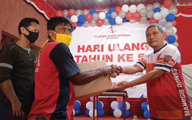 BERBAGI: Peringatan HUT ke-53  Perseroda PT Aneka Karya Boyolali. (ISTIMEWA)