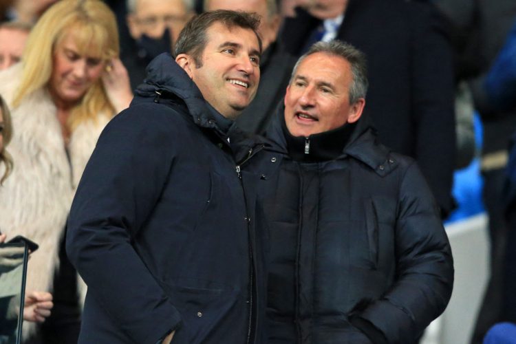 Ceo City Ferran Soriano (kiri) dan Aitor ’’Txiki’’ Begiristain menjadi duet maut dalam kesuksesan Manchester City sedekade terakhir. (LINDSEY PARNABY/afp)