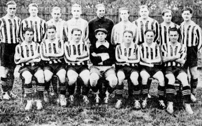 Skuad Wiener Sport Club yang sempat bertanding di Hindia Belanda, 1936 silam. (DOK. NIKKO AUGLANDY/REPRO SOERABAIJASCH HANDELSBLAD)