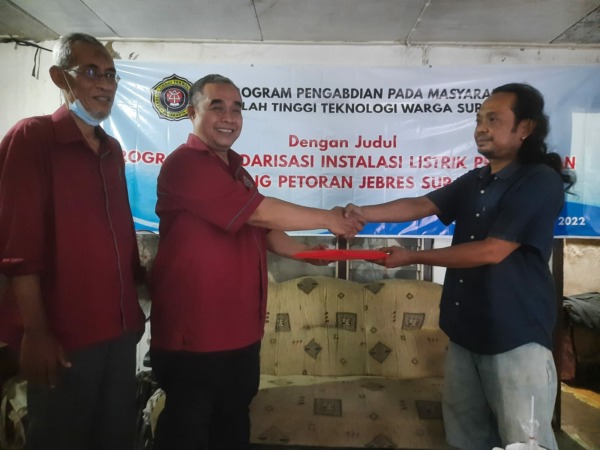PENGABDIAN: Program standarisasi instalasi listrik yang digeber LPPM STTW Surakarta di Petoran, Jebres, Solo. (ISTIMEWA)