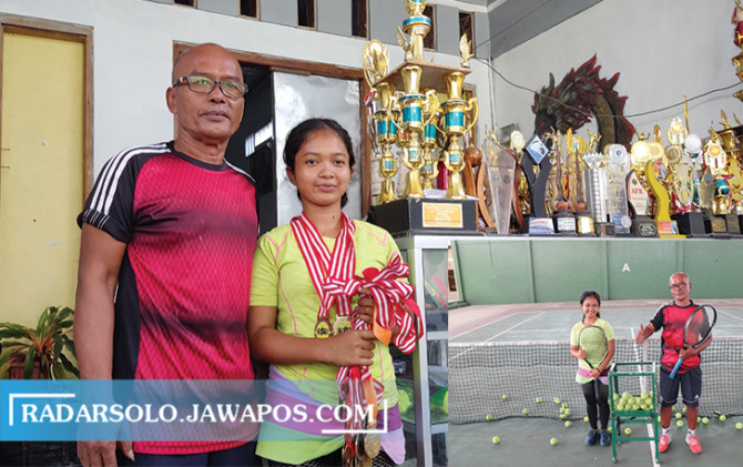 CIAMIK: Amel menunjukkan medali di rumah kakeknya, kemarin (24/1). Foto bawah: Amel dan kakeknya Gunawan berlatih di GOR Giri Mandala Wonogiri. (IWAN ADI LUHUNG/RADAR SOLO)
