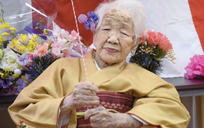 Kane Tanaka saat merayakan ulang tahunnya yang ke-117 di Fukuoka, Jepang, 5 Januari 2020 lalu. (ANTARA)