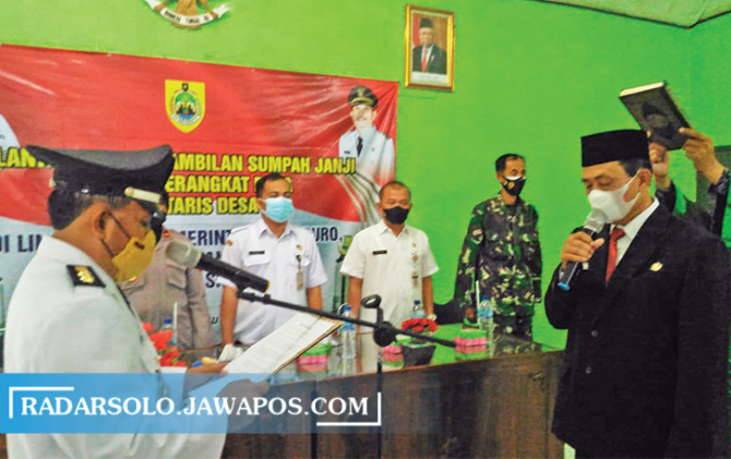 KONDUSIF: Pelantikan perangkat desa di Desa Puro, Kecamatan Karangmalang, beberapa waktu lalu. (AHMAD KHAIRUDIN/RADAR SOLO)