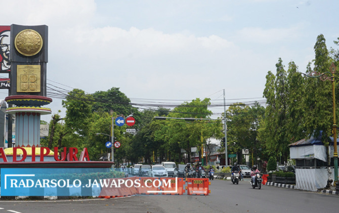 PADAT: Jalan Pemuda yang hendak diterapkan sistem satu arah selama 24 jam. (ANGGA PURENDA/RADAR SOLO)