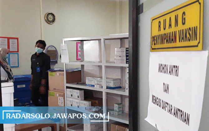 FASILITAS KESEHATAN: Dinas Kesehatan bakal membangun labkesda. Salah satu fungsinya untuk program vaksinasi Covid-19. (RUDI HARTONO/RADAR SOLO)