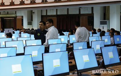 Ilustrasi peserta seleksi CPNS ikuti tes SKD CAD di auditorium UNS, beberapa waktu lalu. Tahun ini, pemerintah memutuskan untuk meniadakan seleksi CPNS. (RADARSOLO PHOTO)