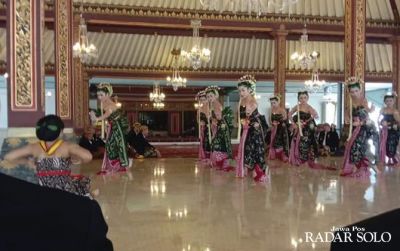 Tarian Bedaya Ketawang saat Tingalan Dalem Jumenengan SISKS Paku Buwana XIII ke-16 diselenggarakan tidak full.