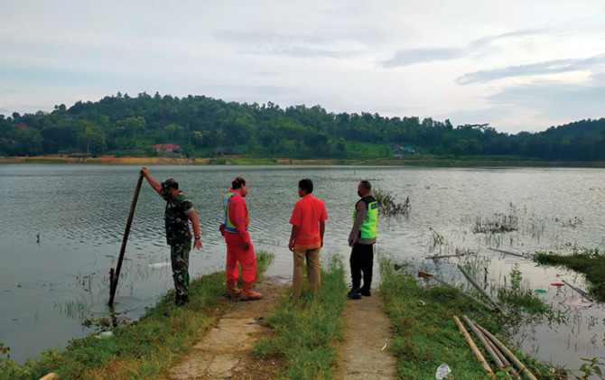Lokasi kejadian pelajar tenggelam di genangan Bendungan Pidekso, Jumat (4/2) sore. (ISTIMEWA)