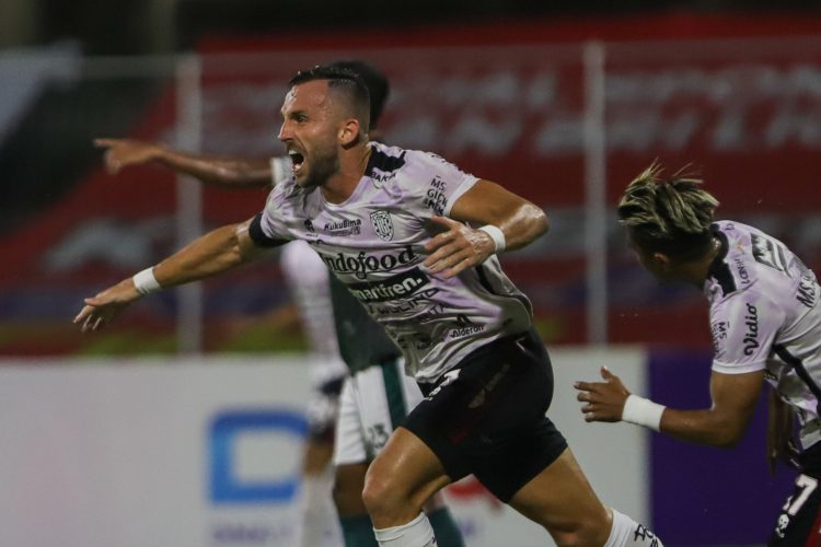 Striker Bali United Ilija Spasojevic merayakan gol ke gawang Persikabo 1973. (Riana Setiawan/Jawa Pos)