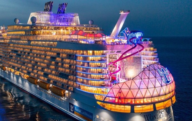 Kapal pesiar Wonder of the Seas dari Royal Caribbean.