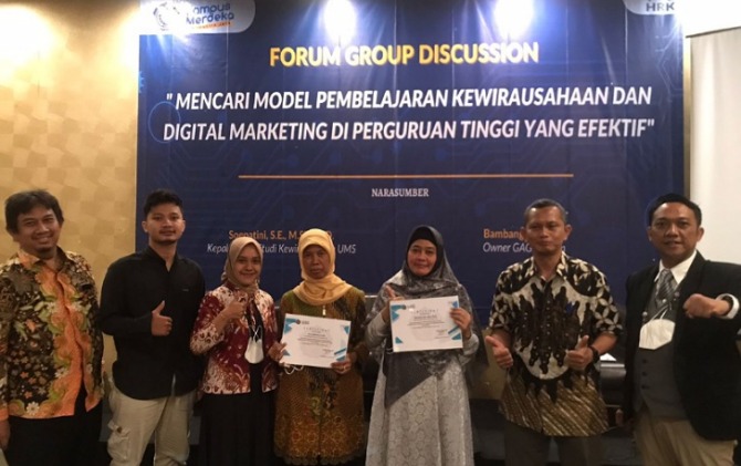 FGD mencari model pembelajaran kewirausahaan di perguruan tinggi yang efektif, yang digelar Tim Hibah Riset Keilmuan Universitas Muhammadiyah Surakarta (HRK-UMS), Selasa (29/3).